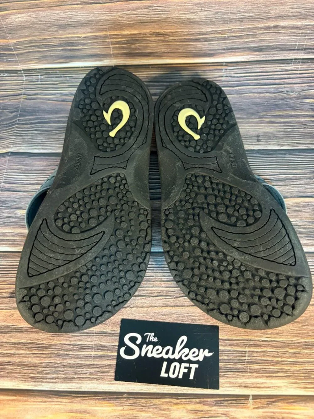 OluKai Men's Hokua‎ Black Gray Thong Sandals Size 8